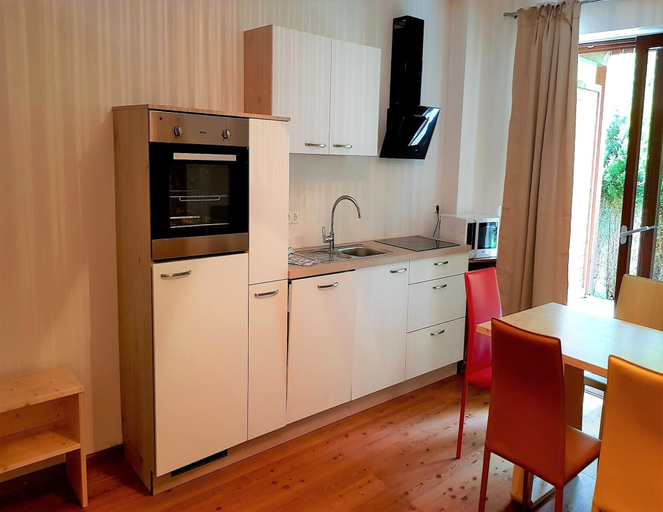 Private kitchen 5, Apartment 800 m From Thermal Springs, Spittal an der Drau