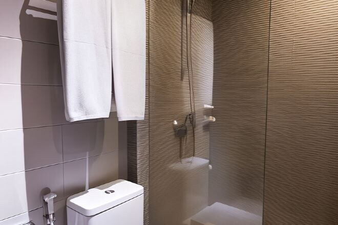 Bathroom 25