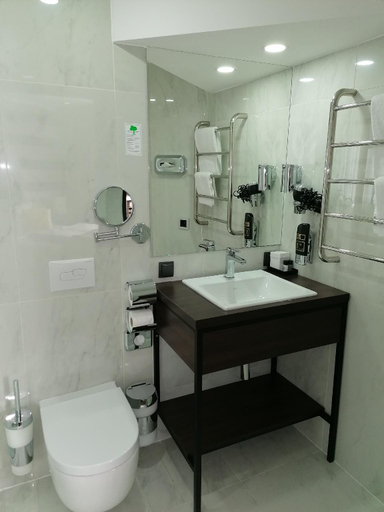 Bathroom 7