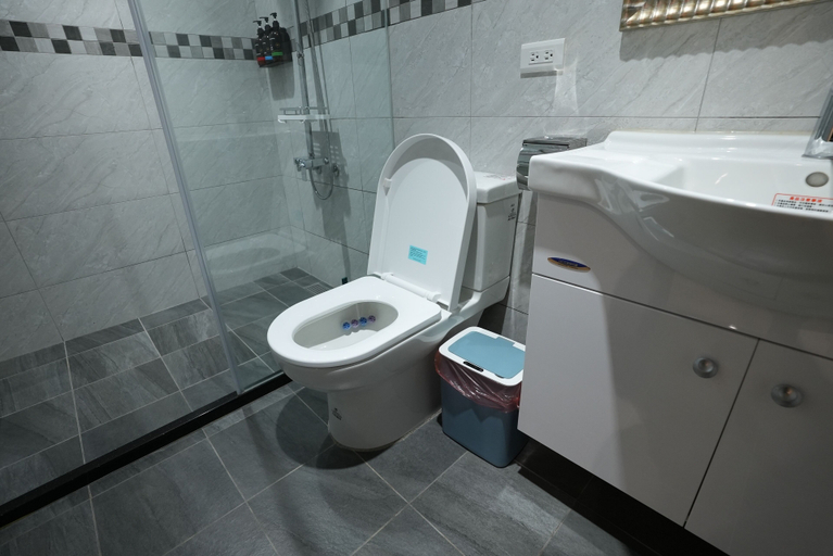 Bathroom 3, Lemuju, Taoyuan