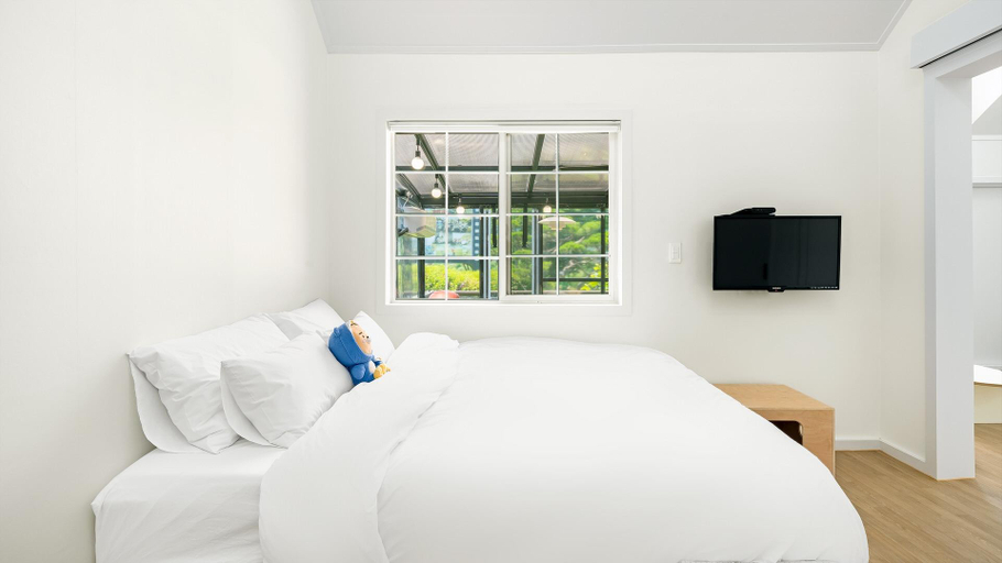 Bedroom 26