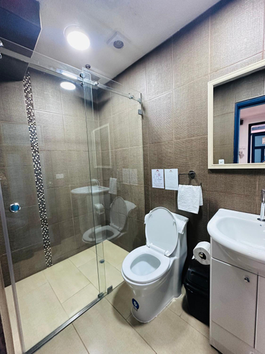 Bathroom 4, Hotel Montecarlo, Riobamba