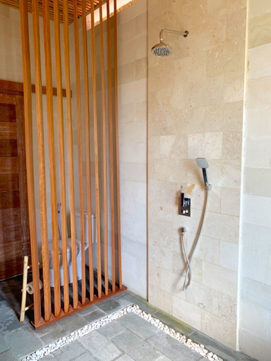 Bathroom 4, BoBos Villa, Badung