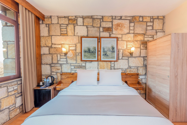 Bedroom 5, Kozbeyli Konagi, Foça