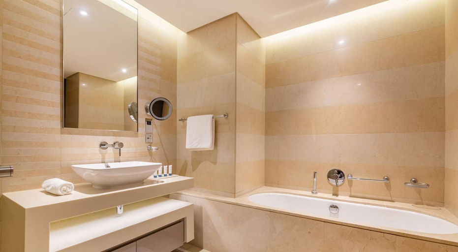 Room 4, Elegant 1BR Near Wafi Mall Central Dubai Stay, Dubai