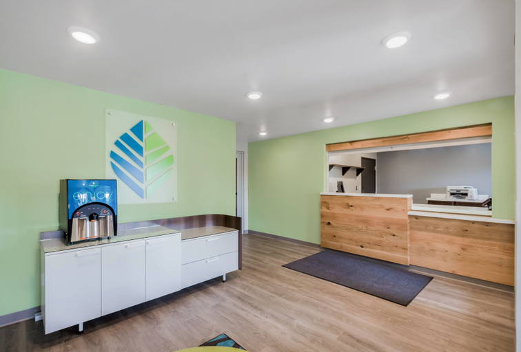 Public Area 2, WoodSpring Suites Gurnee - Chicago, Lake