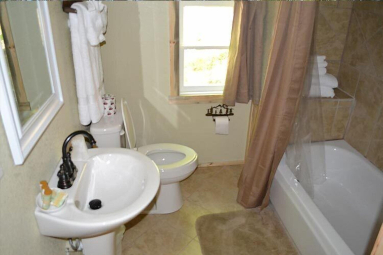 Bathroom 3, Union Creek Resort, Jackson