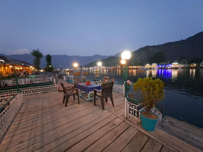 Others 3, srinagar tourism group of house boats , Srinagar