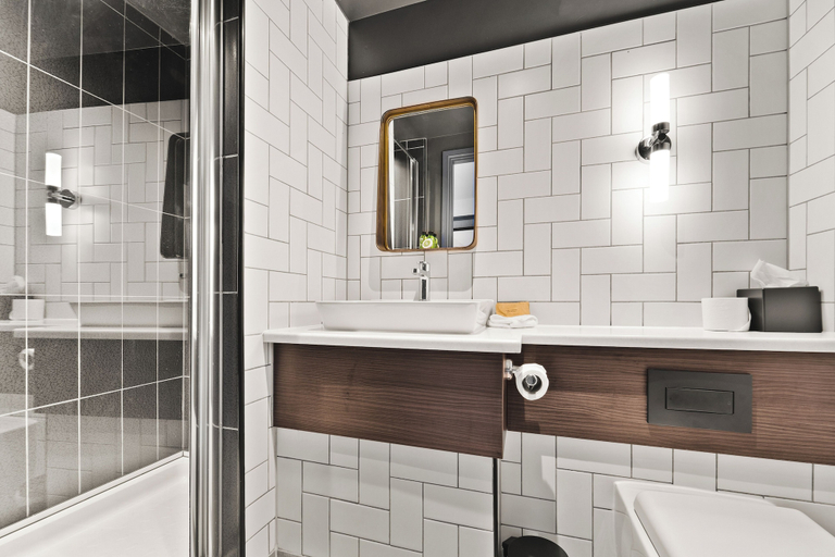 Bathroom 4, Ropewalks Hotel, Sefton