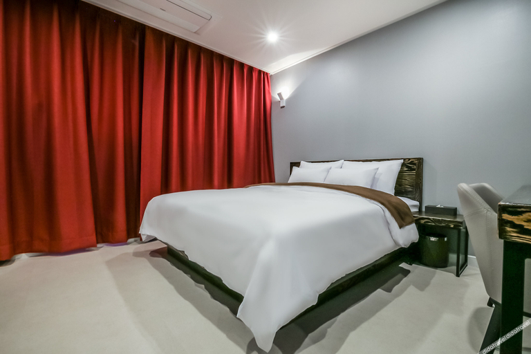Bedroom 2, Gongju Maru Hotel, Gongju