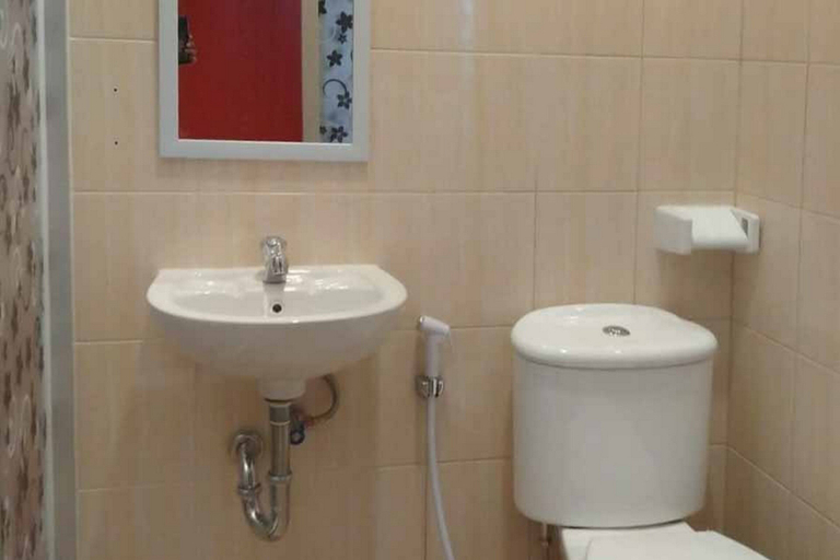 Bathroom 4, RedDoorz @ Sindangbarang Bogor, Bogor