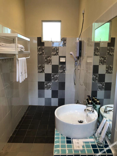 Bathroom 3, The Firefly Resort, Semporna