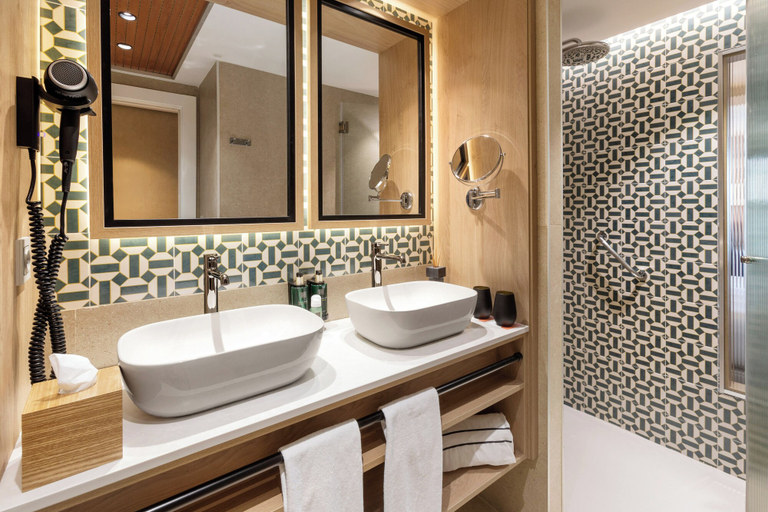 Bathroom 5, Melia Costa Del Sol, Málaga