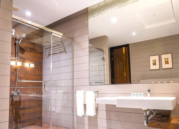 Bathroom 7