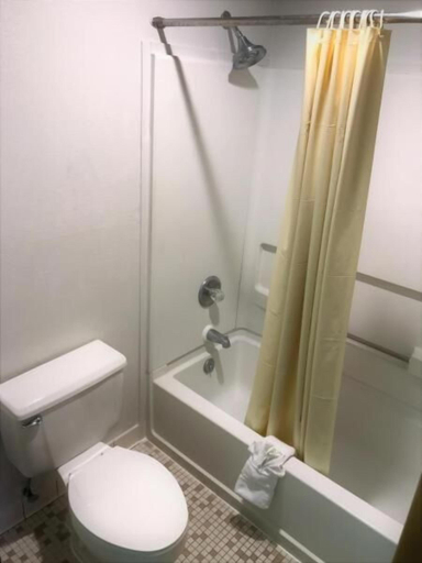 Bathroom 3, American Motel, Jefferson