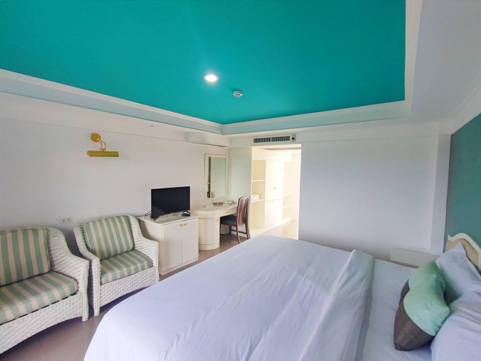 Bedroom 12