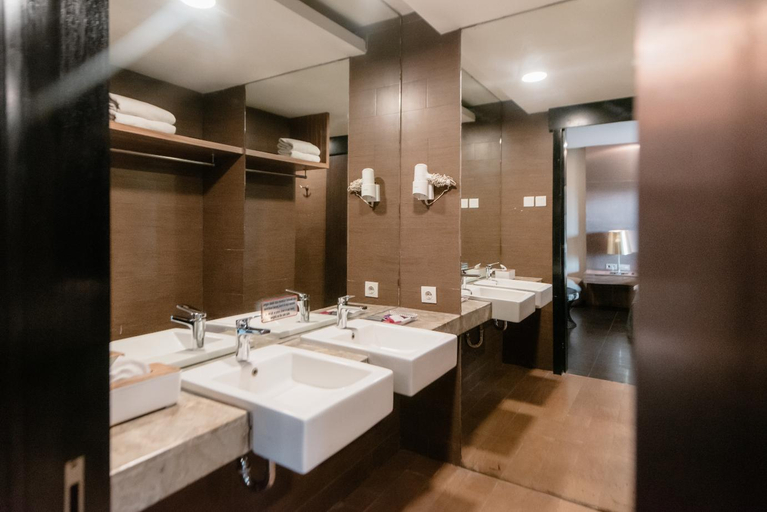 Bathroom 17