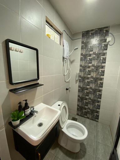 Bathroom 4, Rajawali Riverside Retreat Chalet, Dungun
