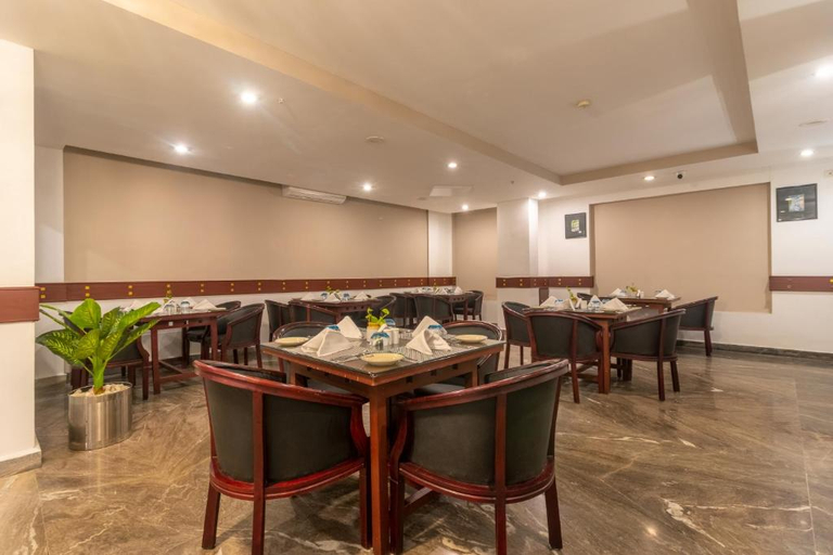 Food & Drinks 3, Zip By Spree Hotels Mangala Towers, Thrissur