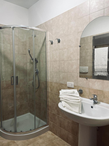Bathroom 2, B & B da Anna, Foggia