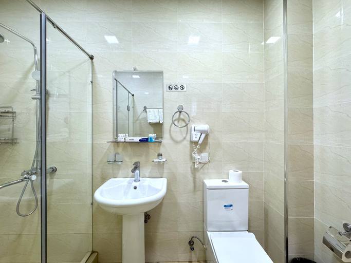 Bathroom 5, The Moon Hotel, Tashkent City