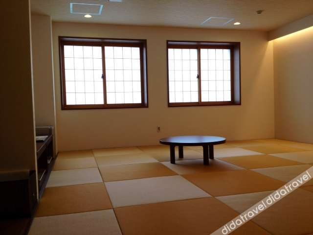 Others 3, Hotel Shiro, Funabashi
