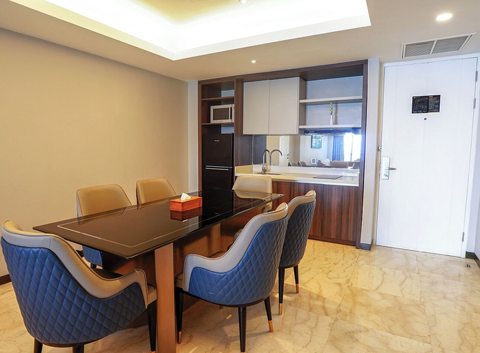 Dining Room 4