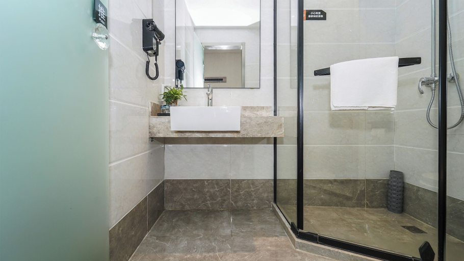 Bathroom 4, Jinglai Hotel Shanghai Bund Branch, Shanghai