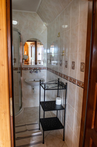 Bathroom 2, Sleboda wynajem pokoi Ewa Satola, Tatra