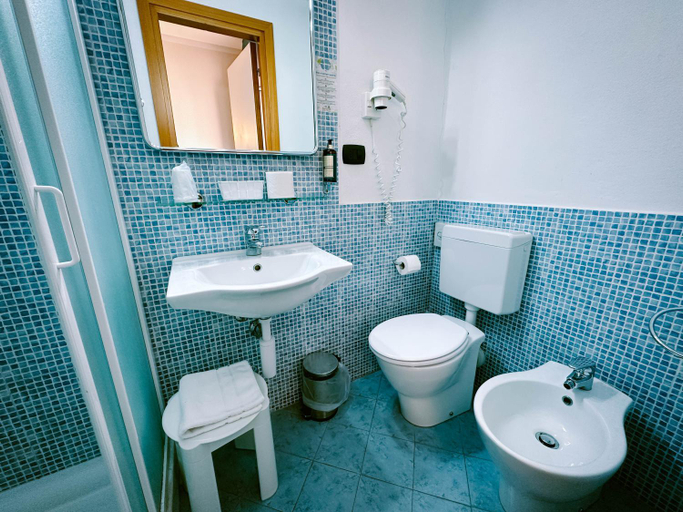 Bathroom 4