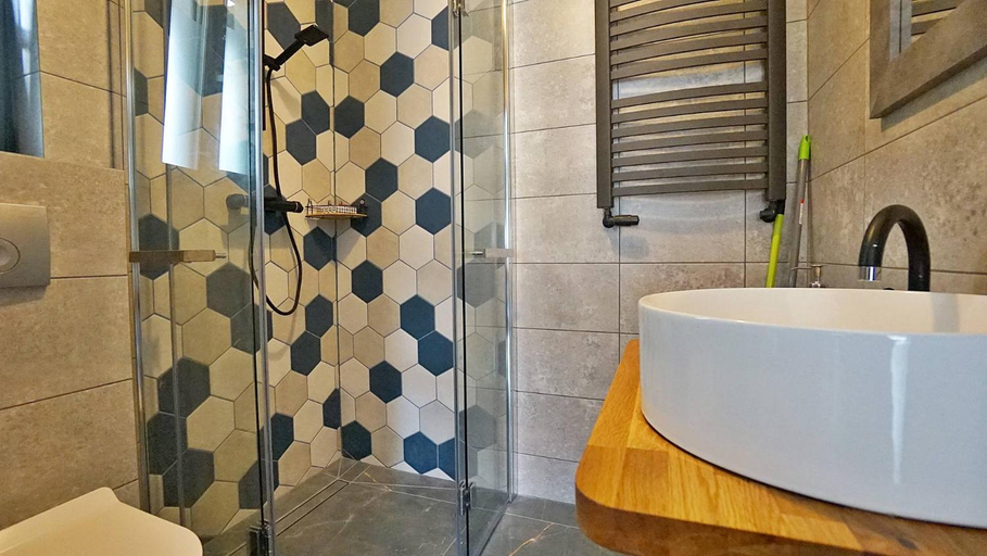 Bathroom 2, Nadmorska Osada, Puck