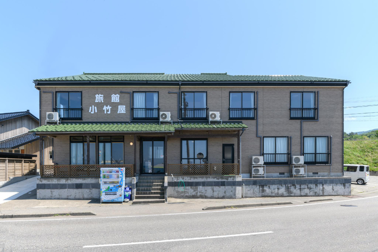 Exterior & Views