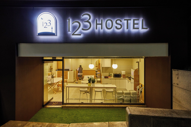 Exterior & Views 1, 123 Hostel, Jung