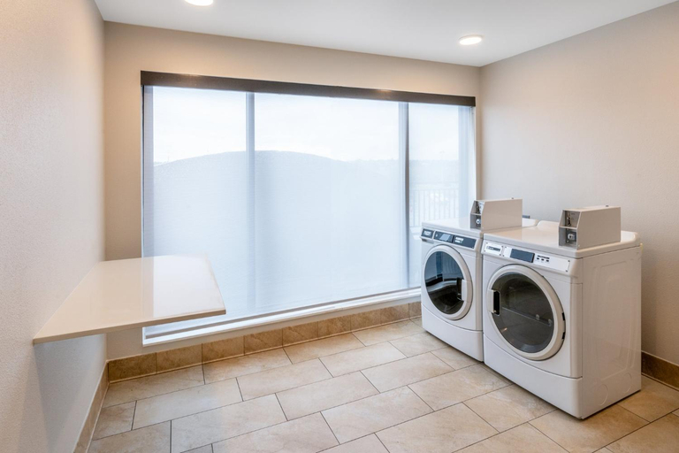 Bathroom 4, Holiday Inn Express - Colorado Springs - First & Main By IHG, El Paso