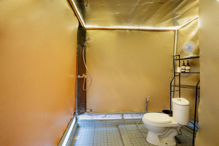 Bathroom 11