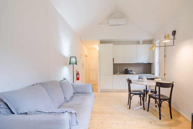 Others 2, Taipas 9 in Oporto With 1 Bedrooms and 1 Bathrooms, Porto