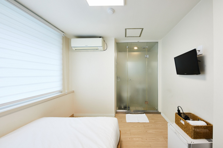 Bedroom 3, 123 Hostel, Jung