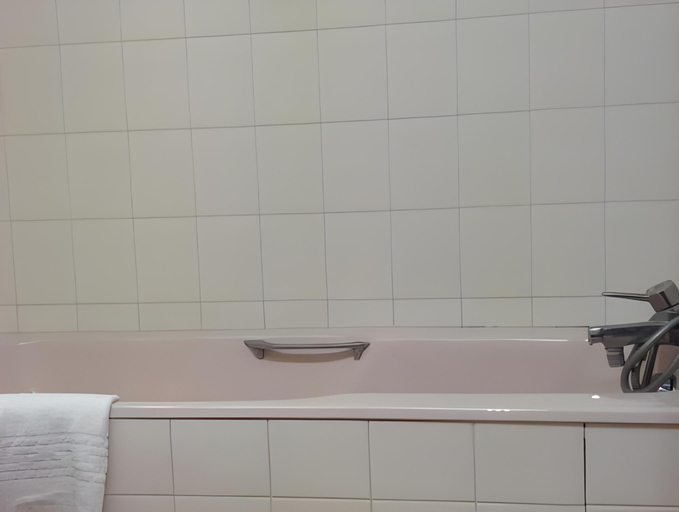Bathroom 10