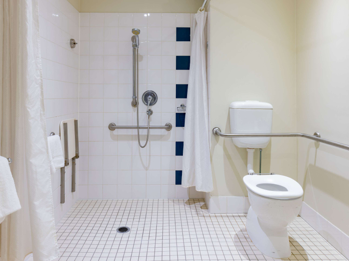 Bathroom 15