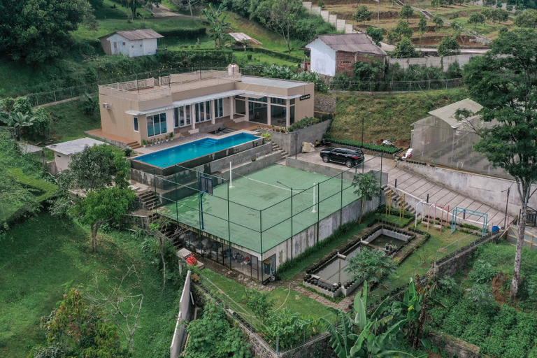 2 Mountainview 4BR Villa Arum, Bogor