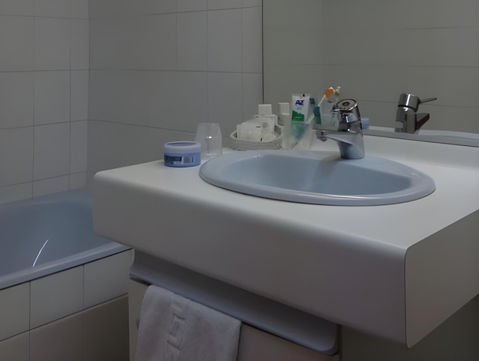Bathroom 11