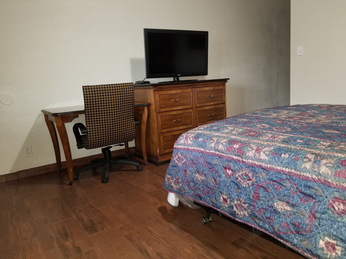 Bedroom 3, Buckboard Motel, Santa Barbara