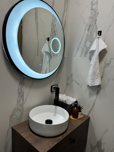 Bathroom 4, The NEST, Borsa