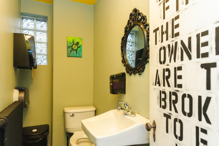 Bathroom 3, The Haven Hostel, Thunder Bay