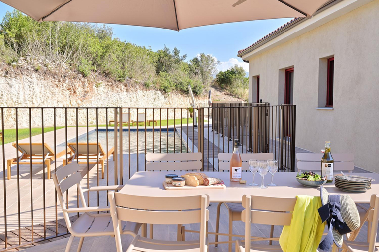 Others 2, Residence Les volets rouges - Duplex de standing avec piscine, Haute-Corse