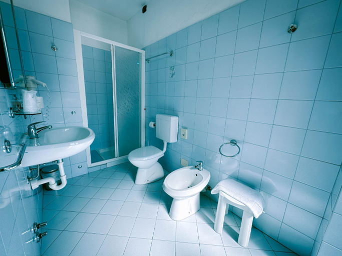 Bathroom 3