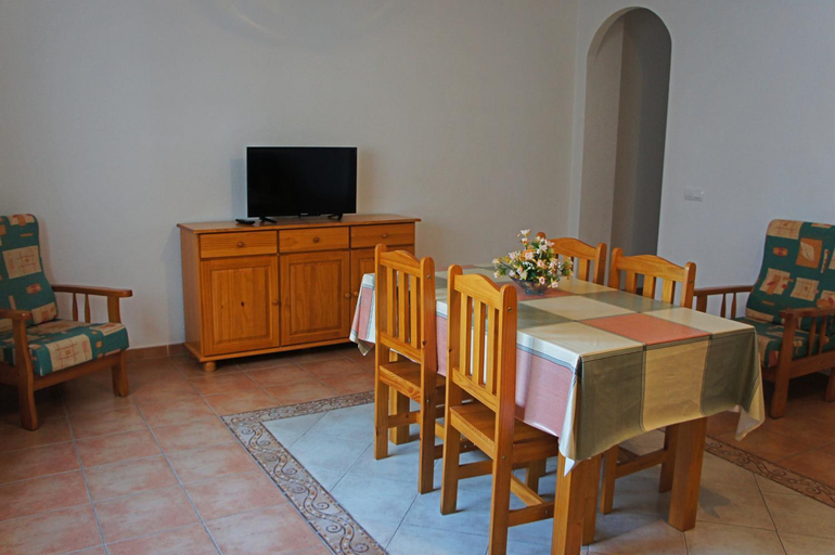 Others 5, APARTAMENTOS ALBANTA, Almería