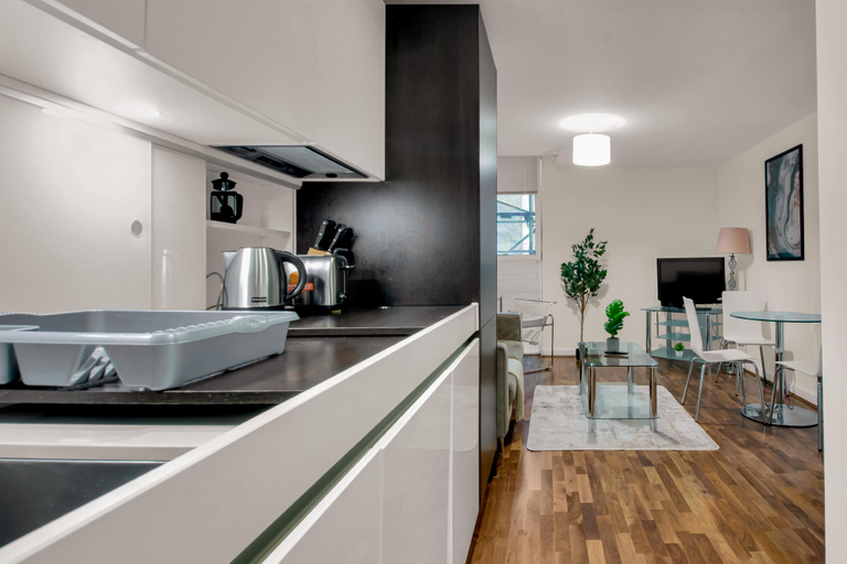Others 5, One Bed Serviced Apt Moorgate, London