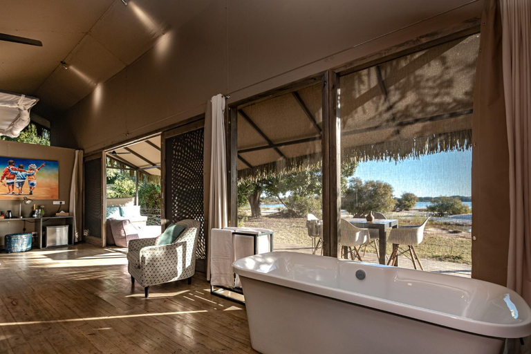 Bathroom, Chundu Island, Livingstone