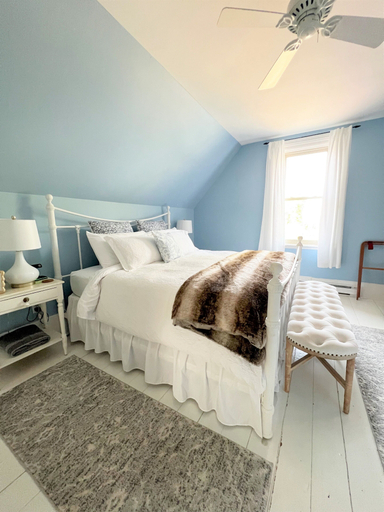 Bedroom 2, The Saucy Willow Inn and Cottages, Kawartha Lakes